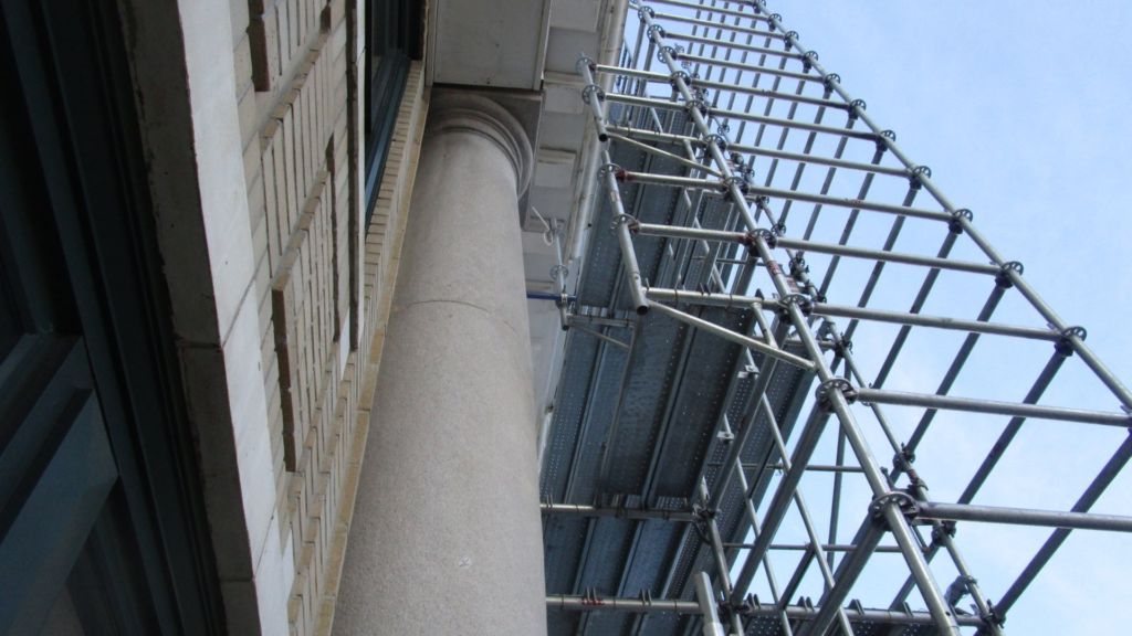 historic-building-restoration-scaffolding-featured